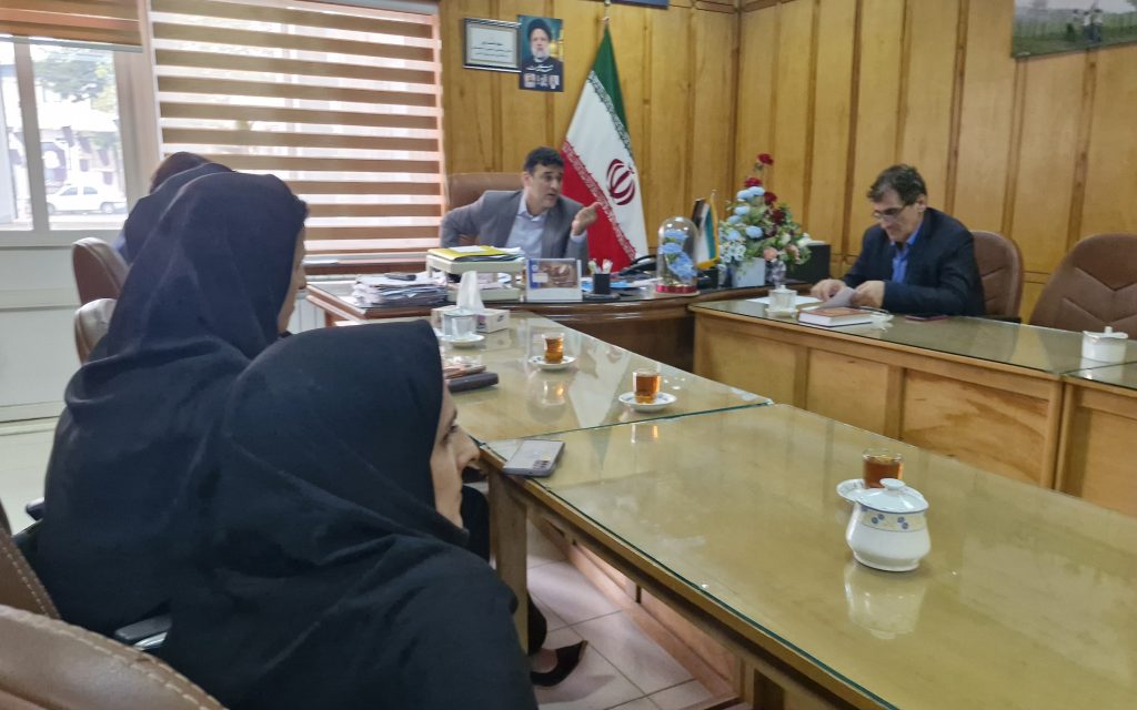 جلسه گرامیداشت هفته تشکل ها و مشارکت های اجتماعی به میزبانی اداره فرمانداری شهرستان تالش برگزار شد.